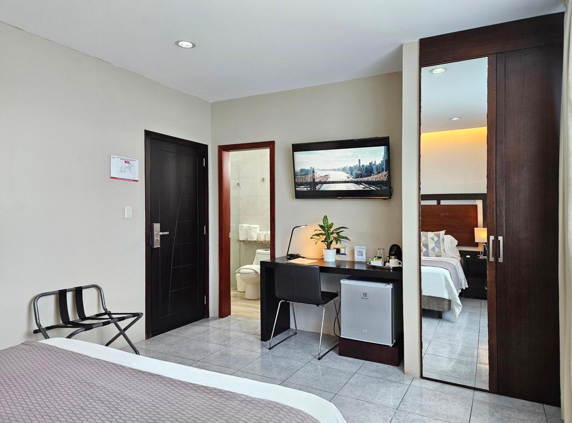 Hotel Perla Spondylus Manta Dış mekan fotoğraf